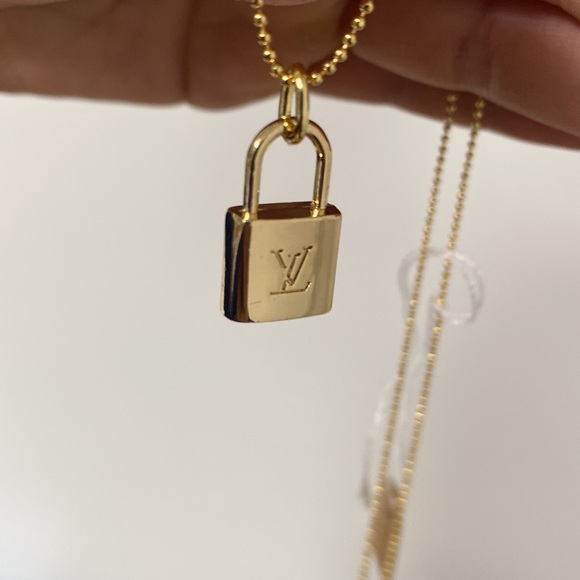 LV lock necklace - Picture 1 of 5